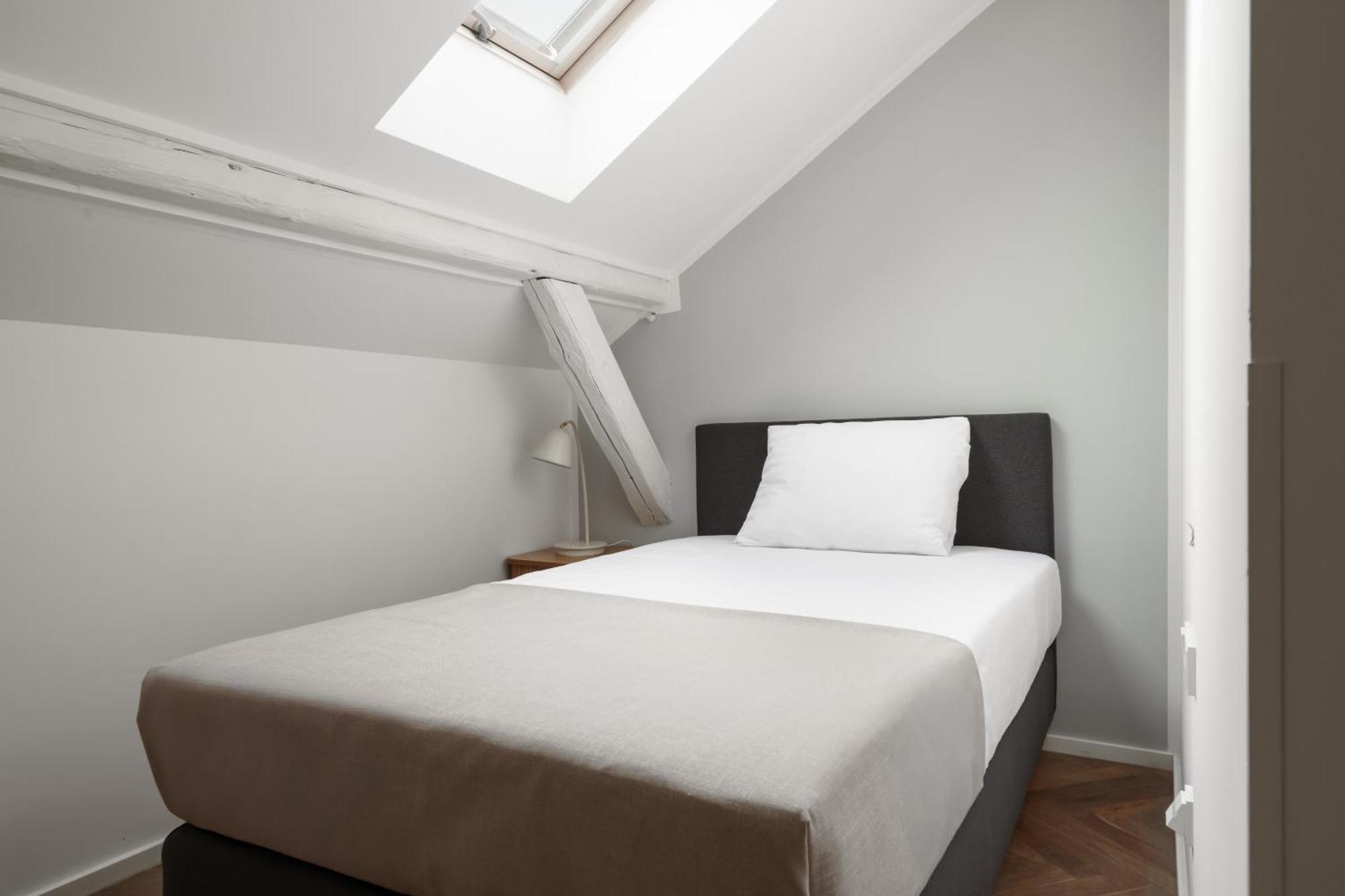 Limehome Prague Halkova Room photo