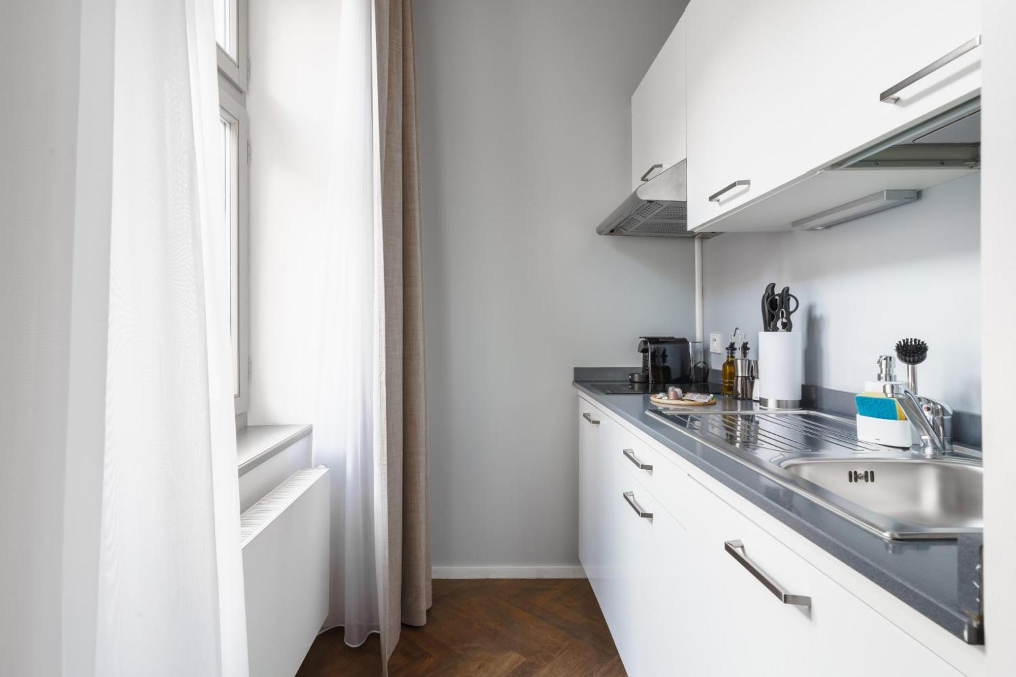 Limehome Prague Halkova Room photo